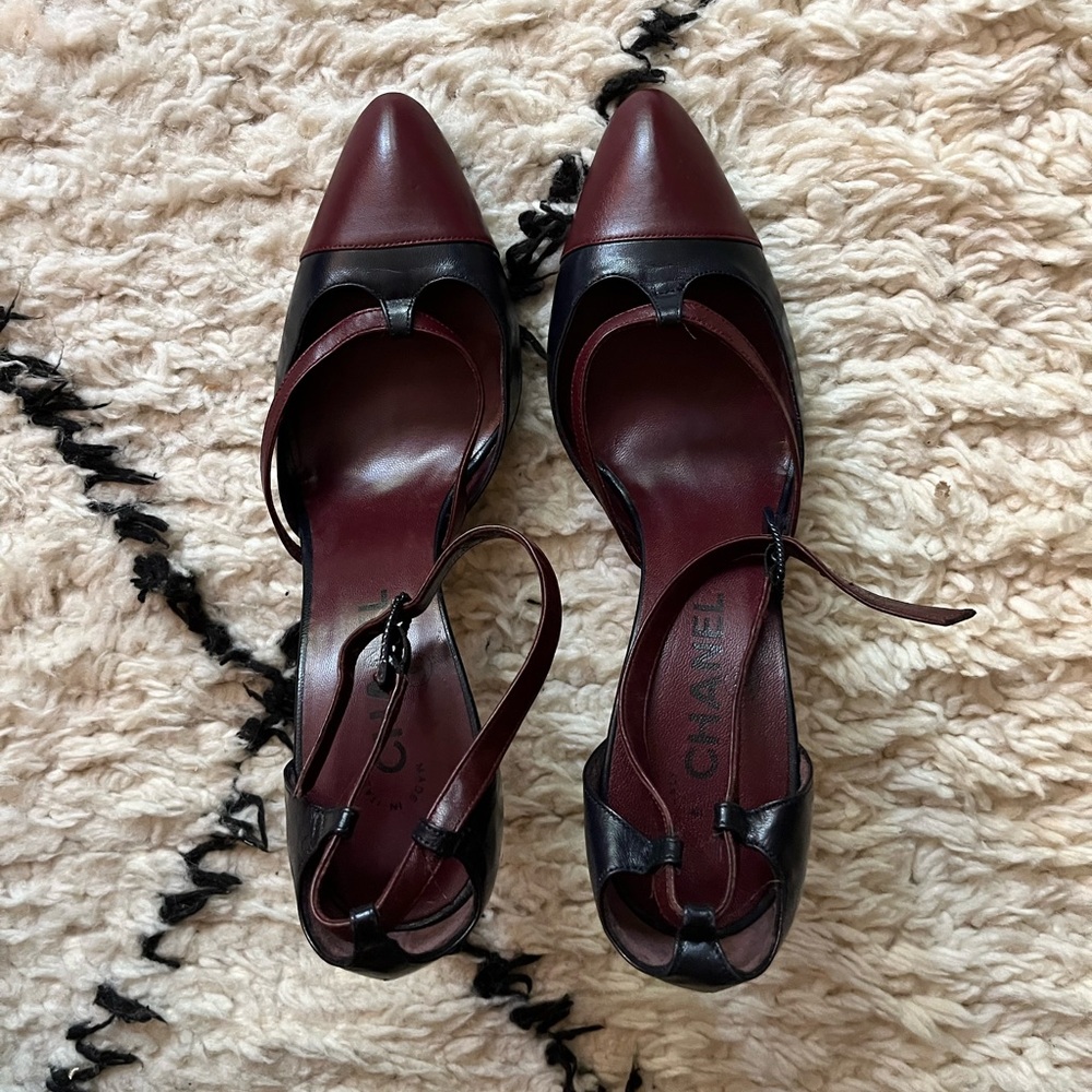 CHANEL Black and Burgundy Heels - Picture 5 of 6
